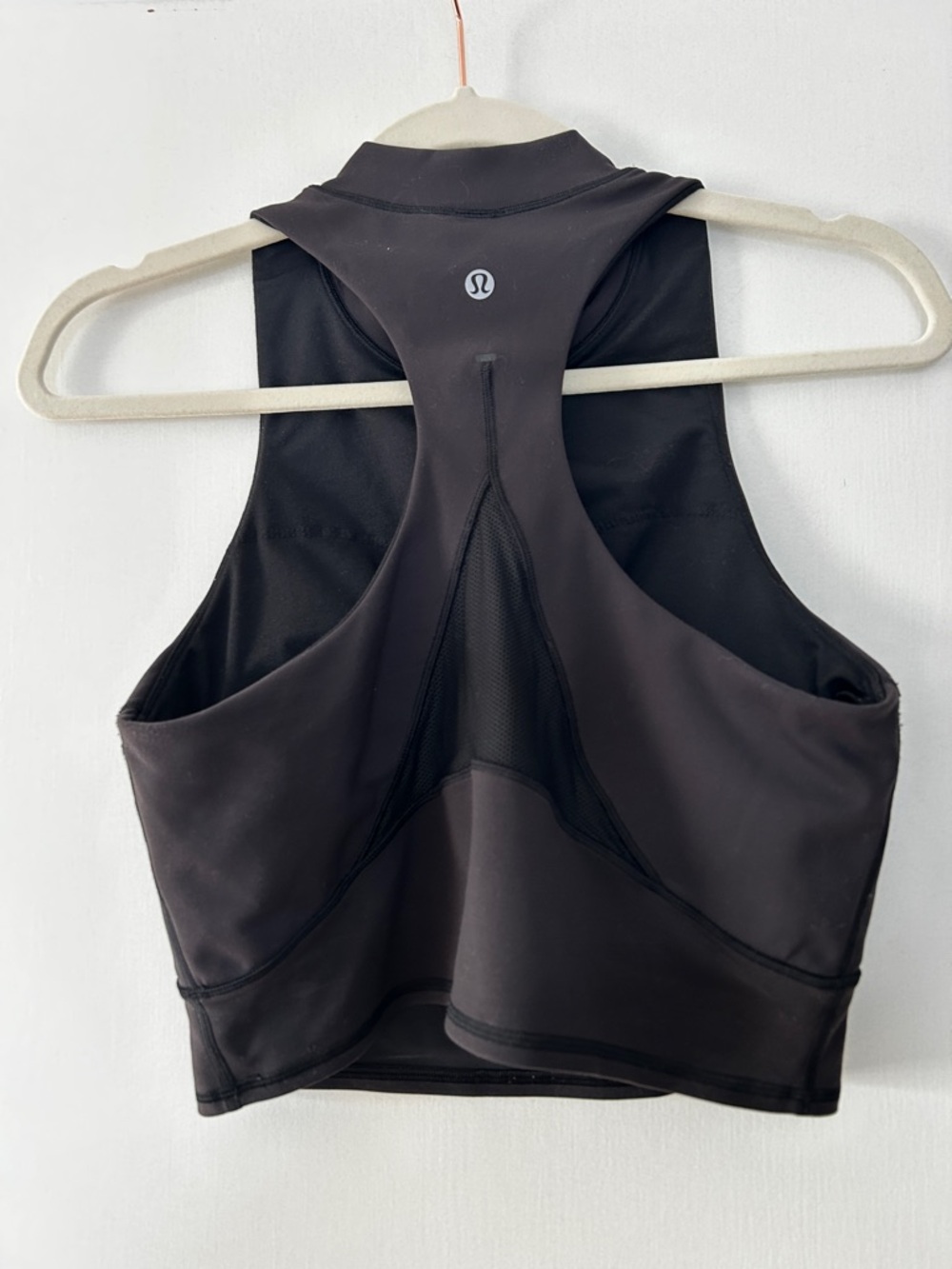 LULULEMON Cropped Tank Black Sz 6 Padding Included Long‎ Line Gym Athletic Sport
